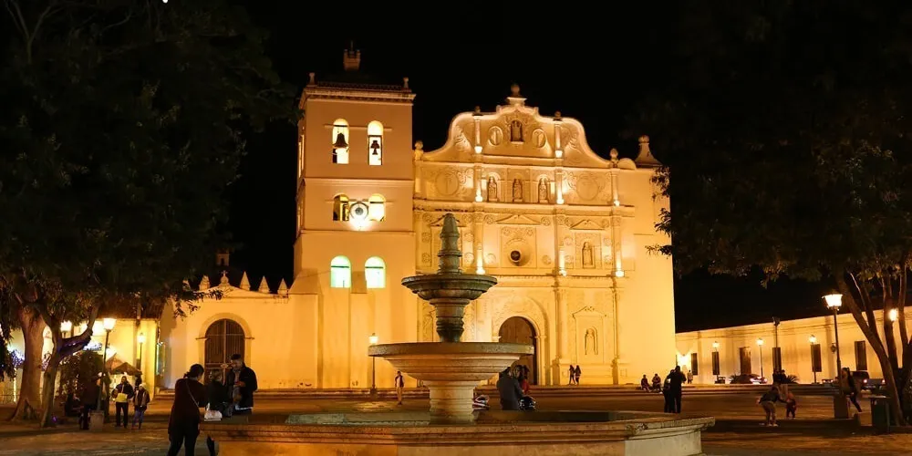 Comayagua Nocturna y Leyendas